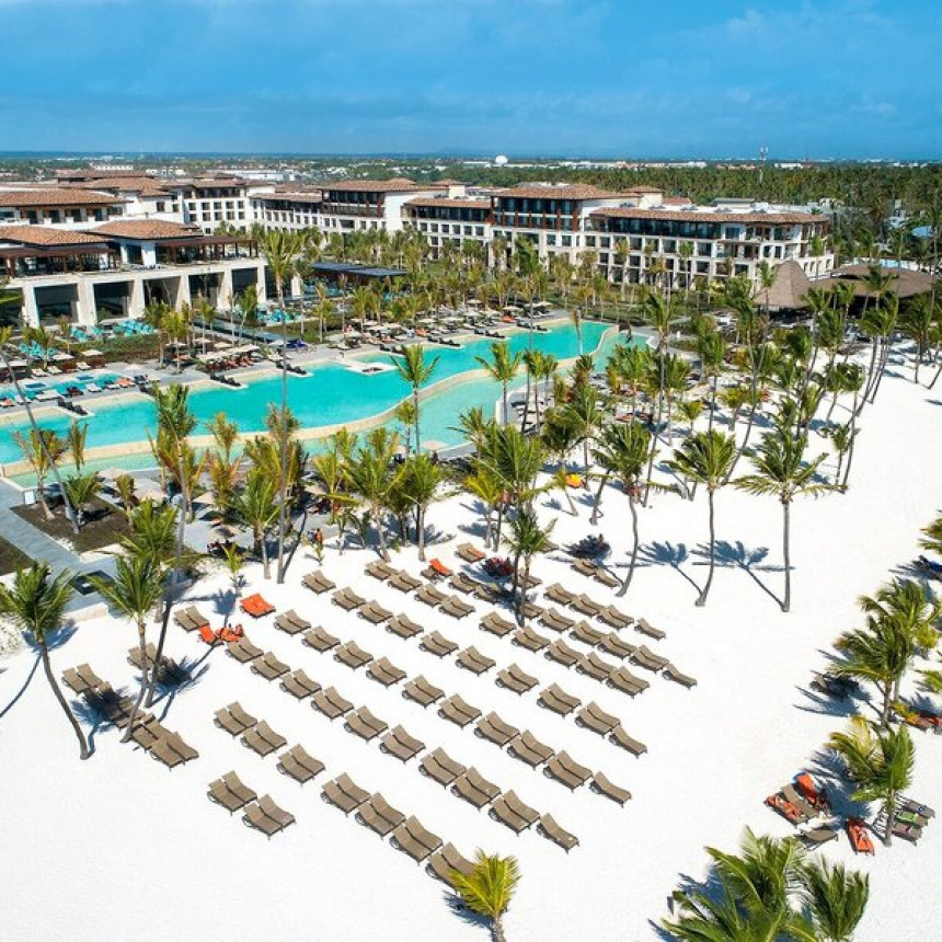 Unique Club at Lopesan Costa Bavaro Resort